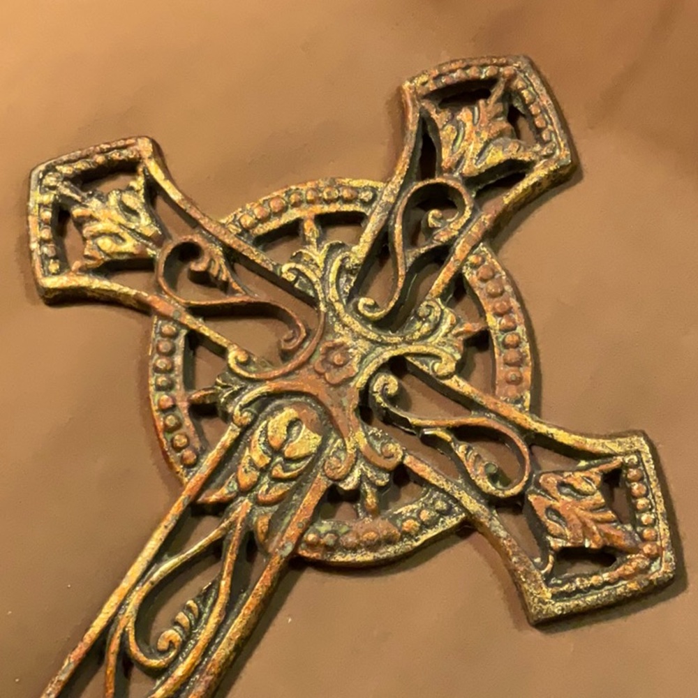 Cast Iron Celtic Cross - Picture 2 of 4